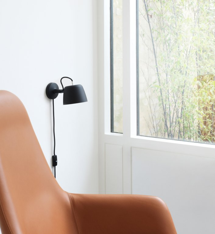 Normann Copenhagen Tub wandlamp zwart