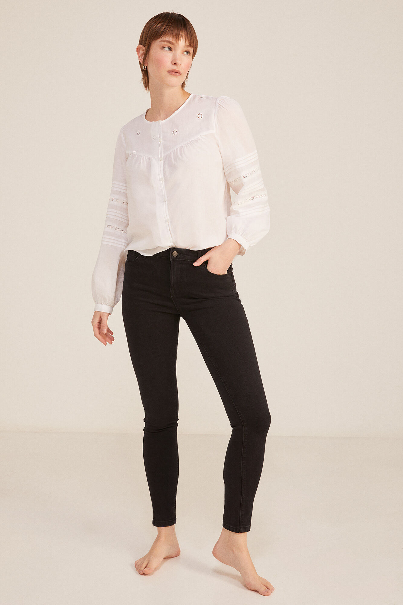 Calça jeans slim com lavagem sustentável - preta