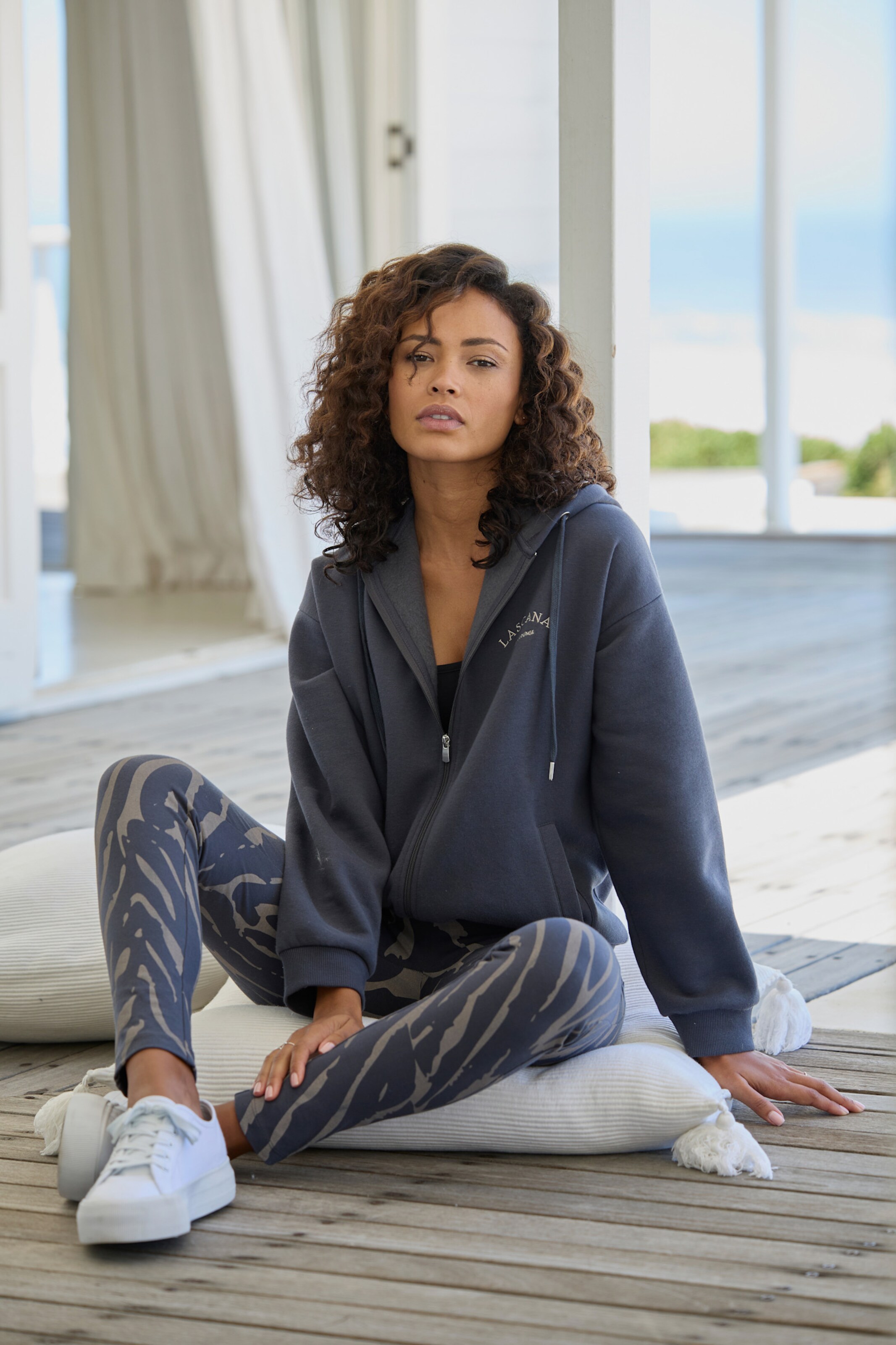 Kapuzensweatjacke