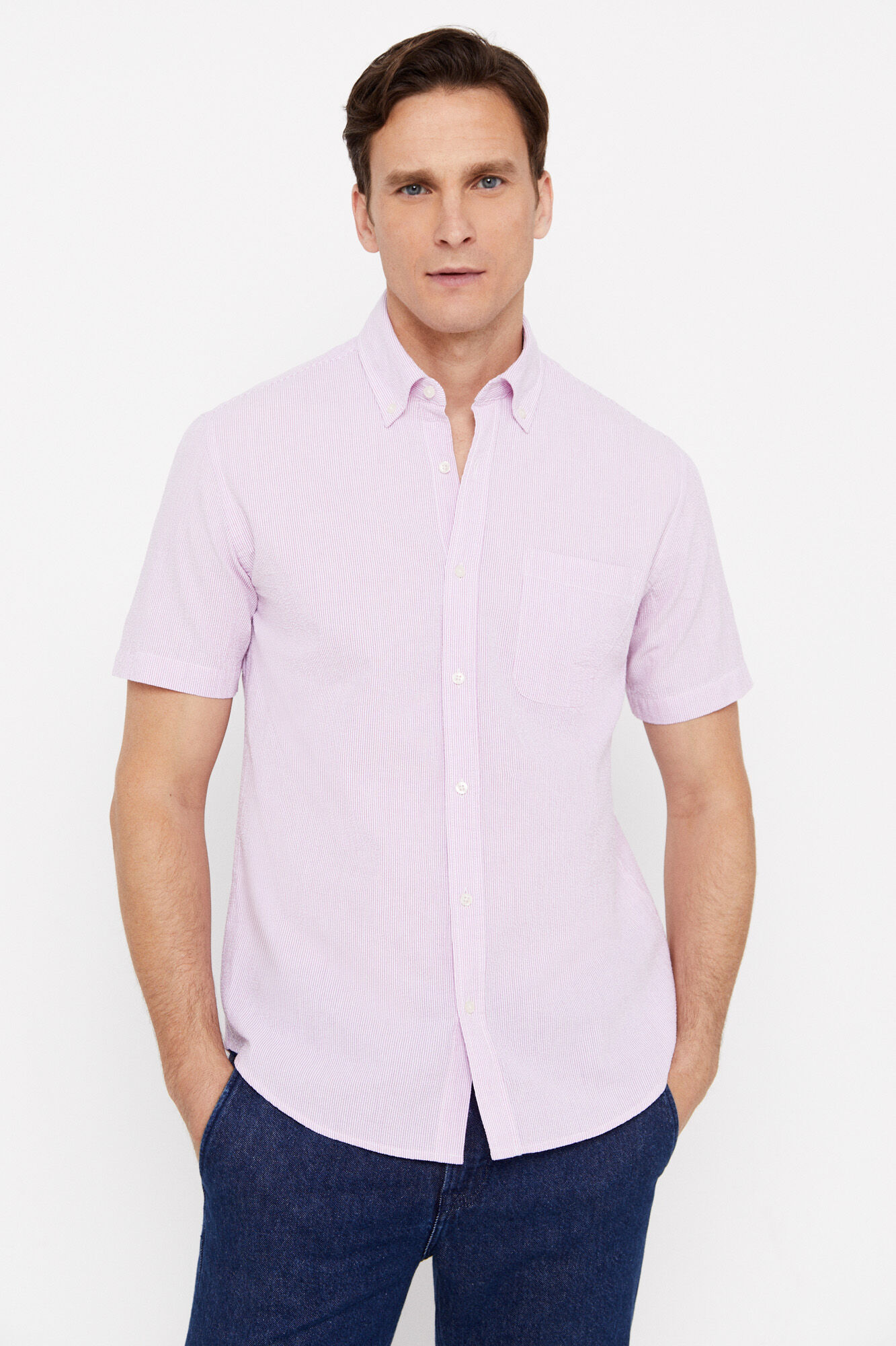 Camisa de manga curta listrada em tecido seersucker - Rosa