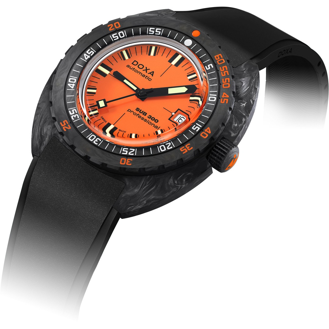 Doxa SUB 300 Carbon Professional