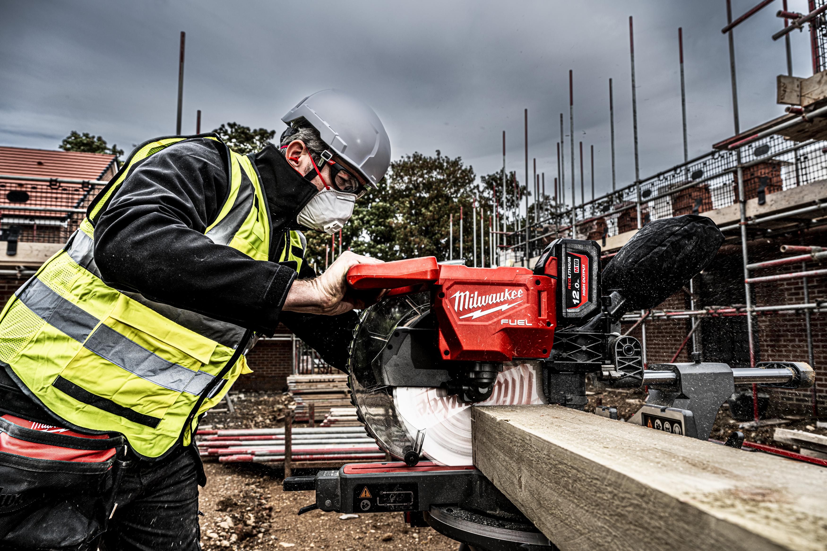 Milwaukee M18 FUEL™ FMS305-0 ONE-KEY™ Accu afkortzaag 305mm 18V Basic Body - 4933471205