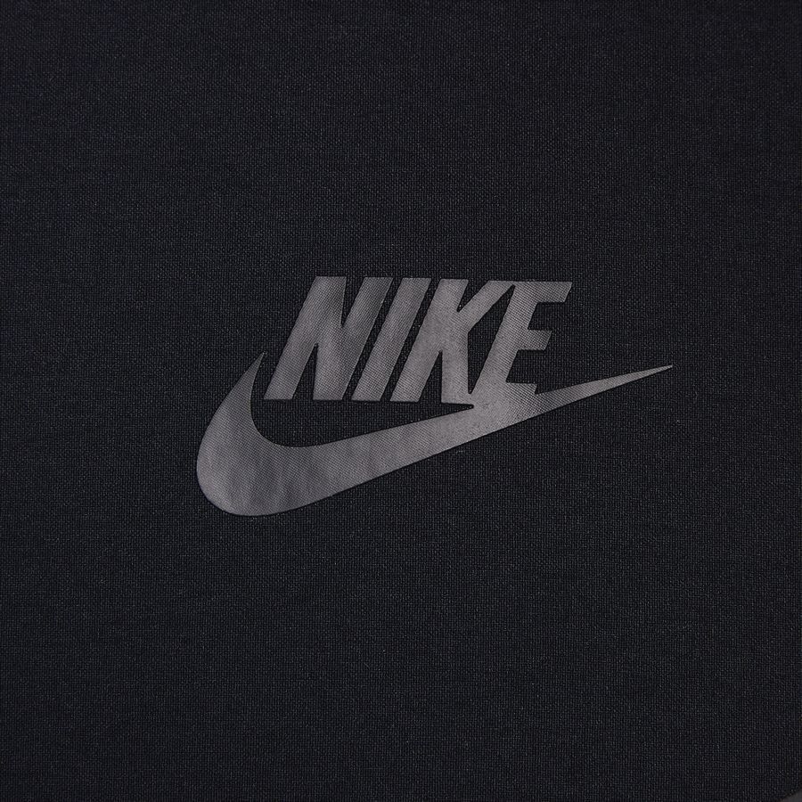 Nike Tech