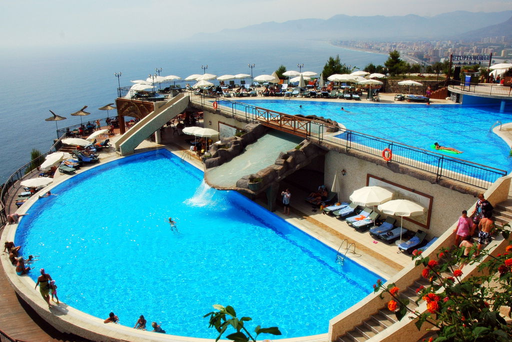 Toppers van Oranje, Utopia World Muziekreis Ultra All Inclusive - Hotel