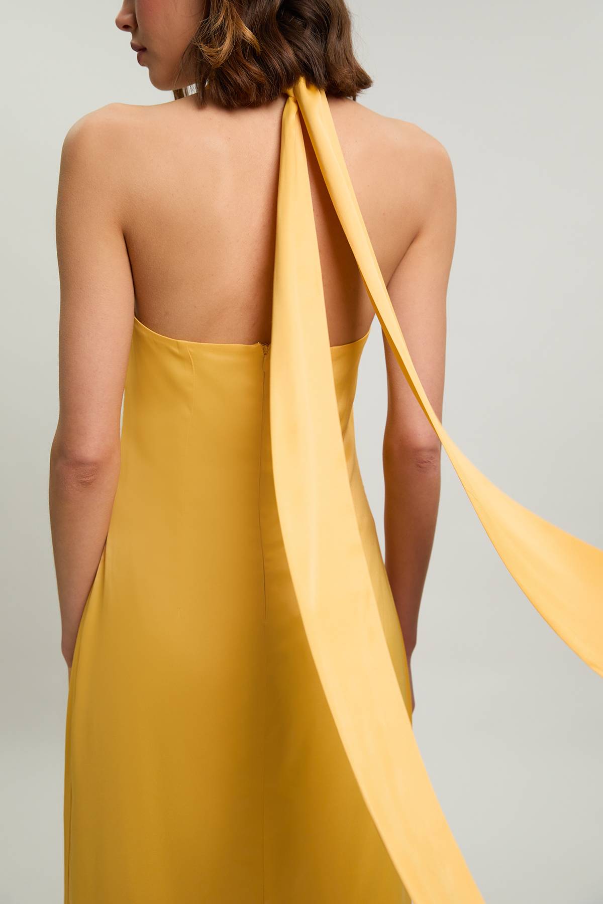 KarenMillen Robe Longue Dos Nu En Viscose Satinée Avec Détail Volant