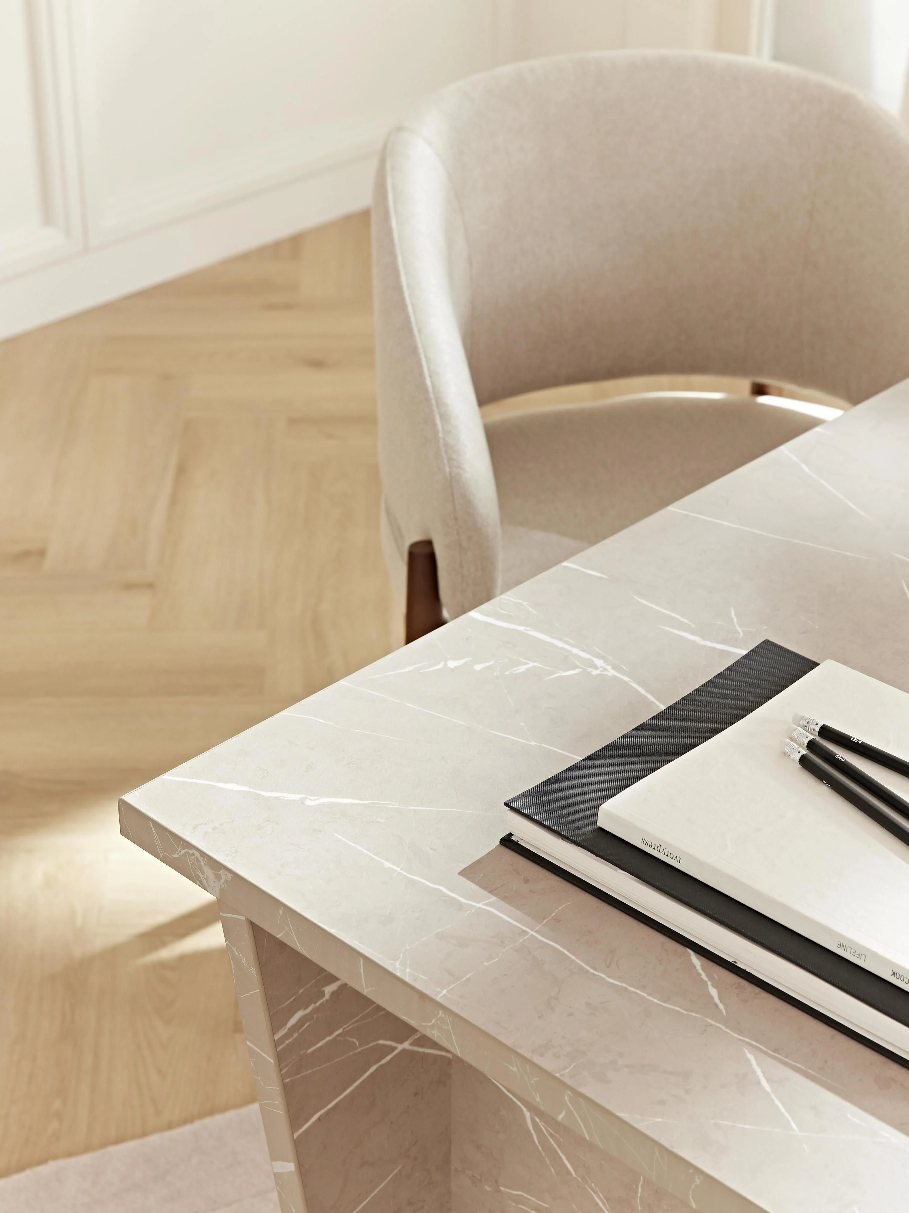 Bureau Liam met travertijn look