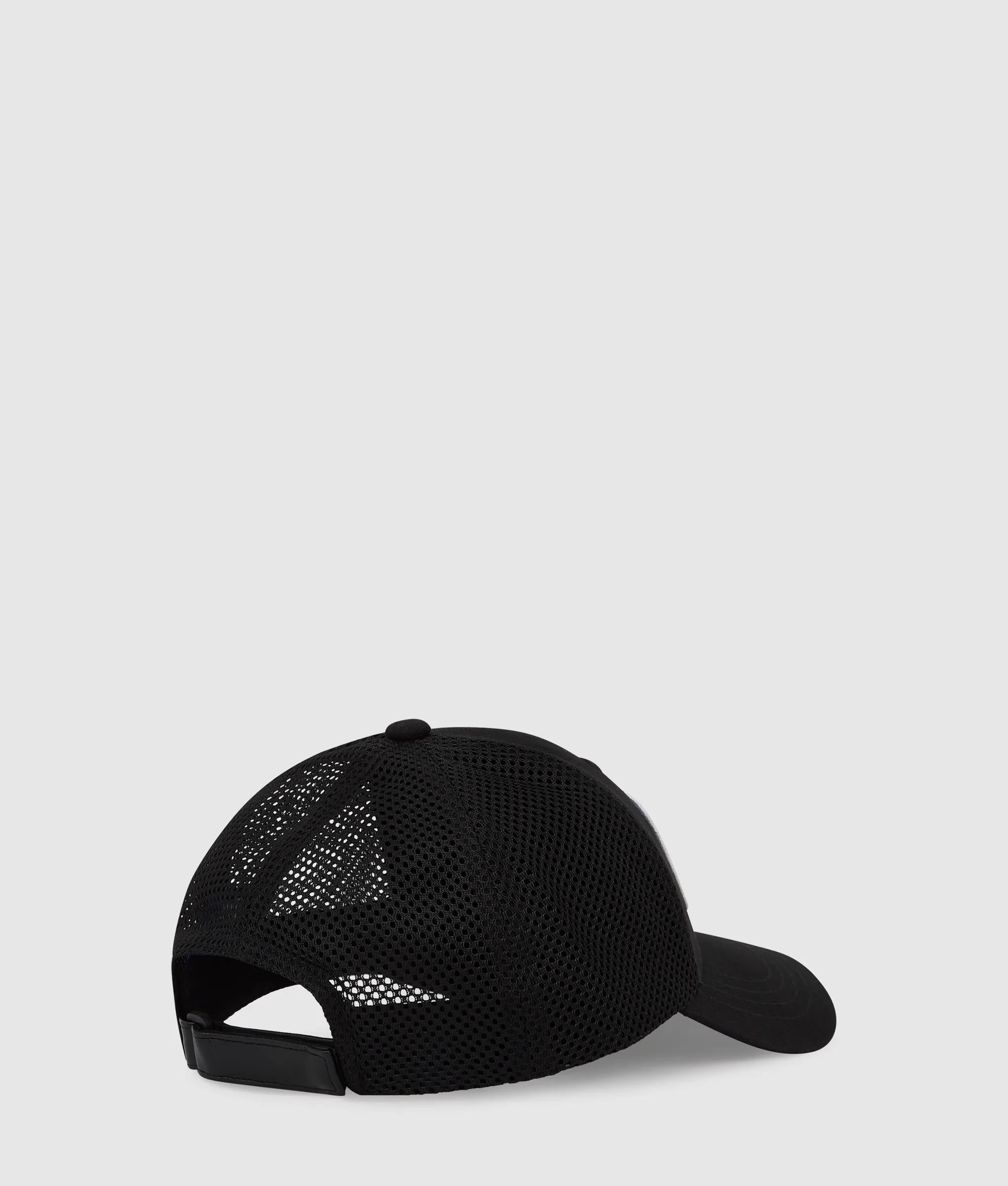Logo patch trucker cap