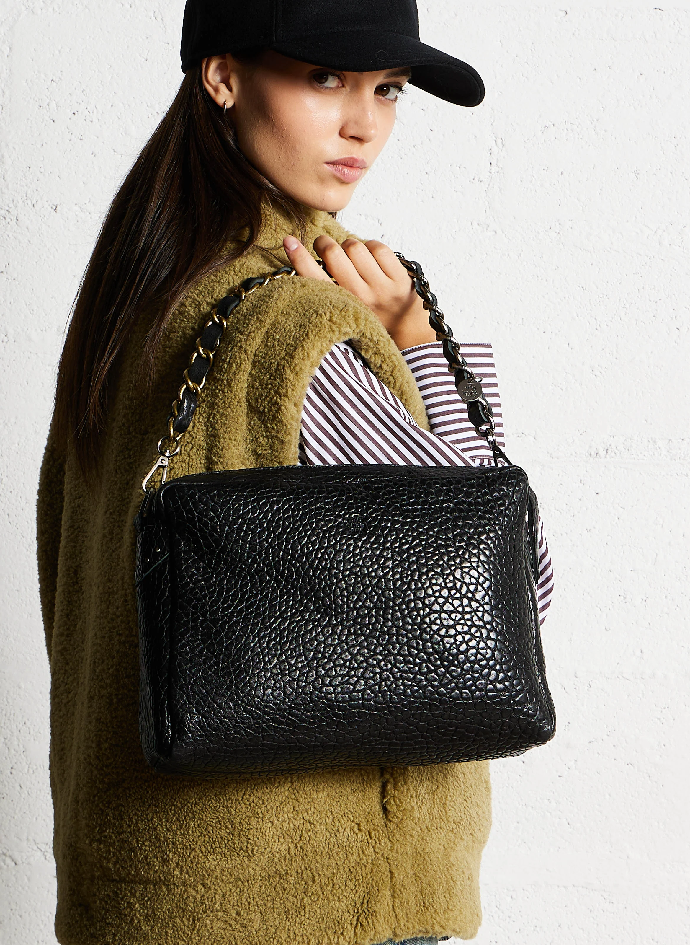 MAMA - Sac bandoulière en cuir embossé| Noir