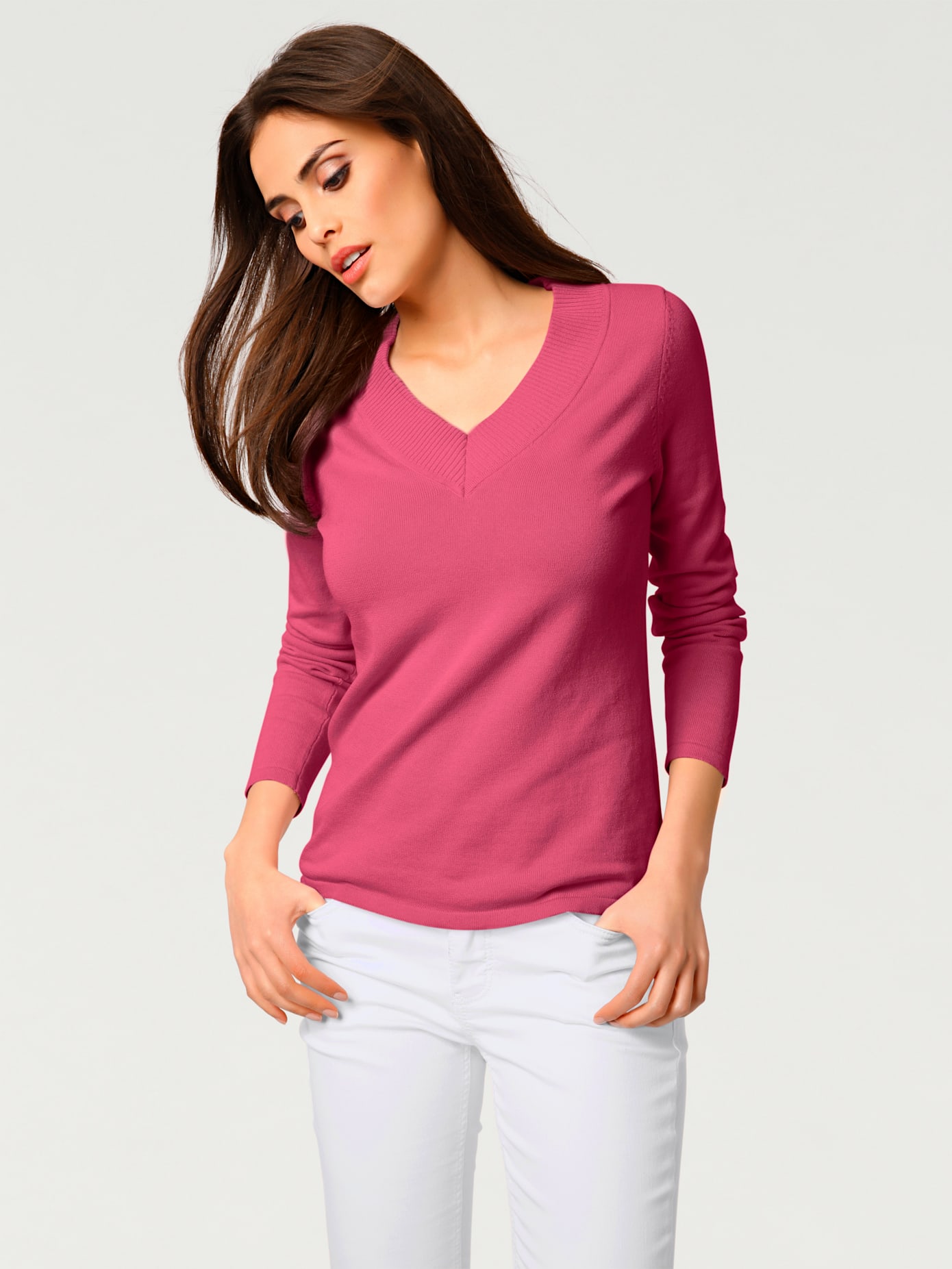 Joli pull basique à encolure en v