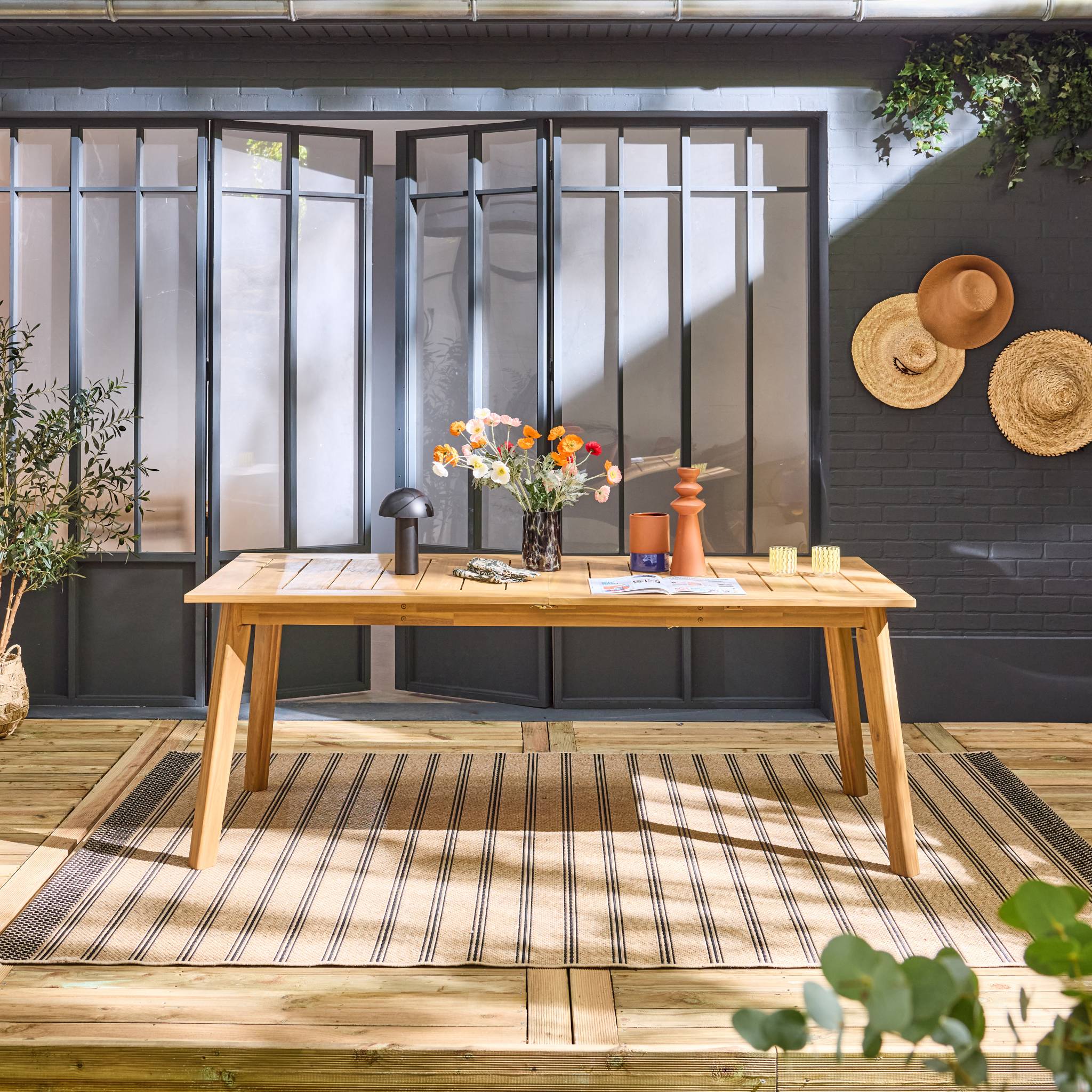 sweeek - Tuintafel van acaciahout, 10 plaatsen