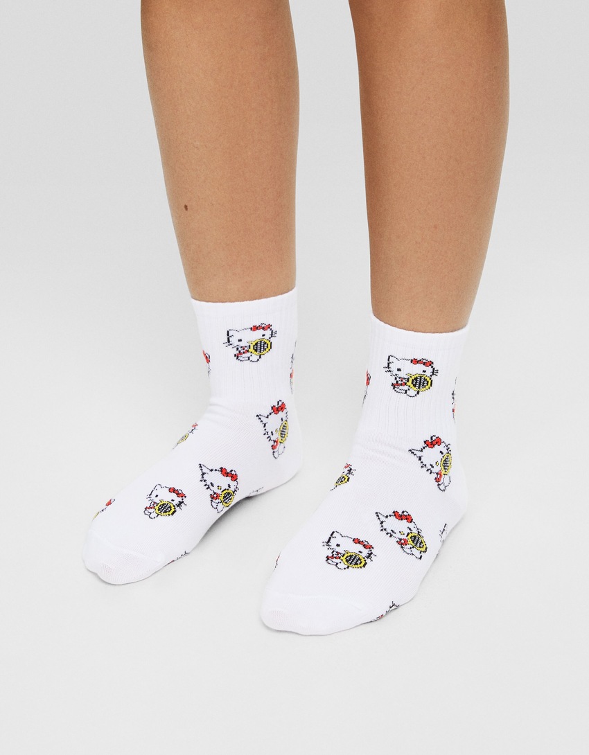 Pacote com 3 meias bordadas da Hello Kitty