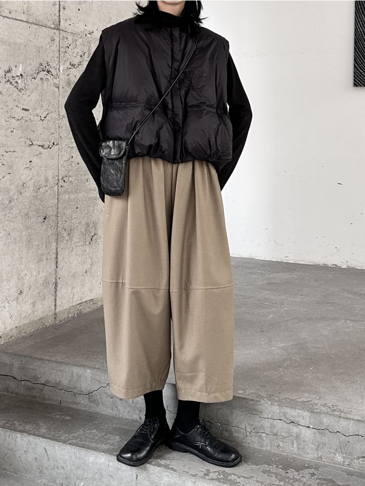 SIMPLE BLACK - Effen gewatteerd vest met ronde hals en rits