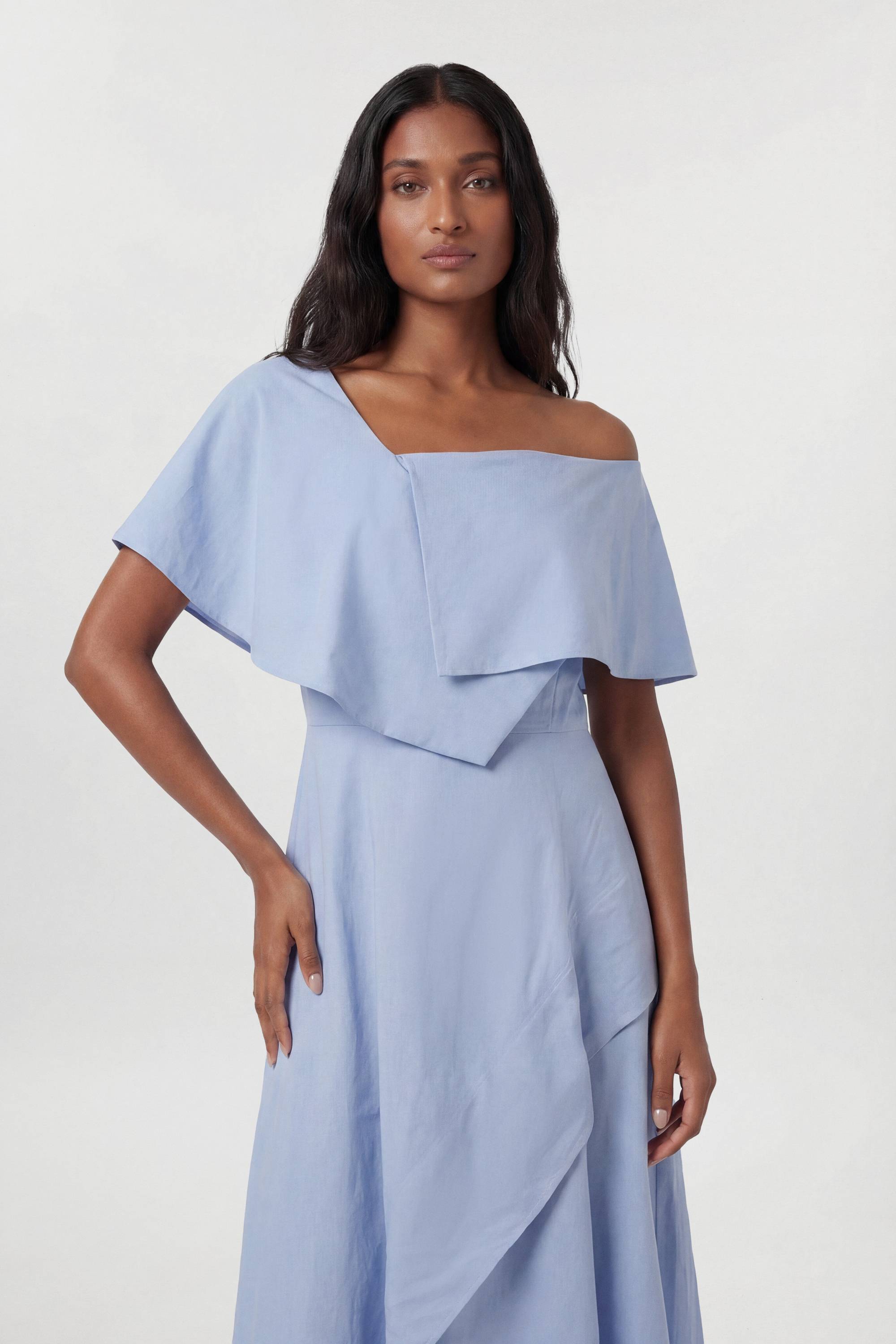 KarenMillen Robe Midi Premium En Viscose Lin À Col Asymétrique Et Jupe Ample Ajustée