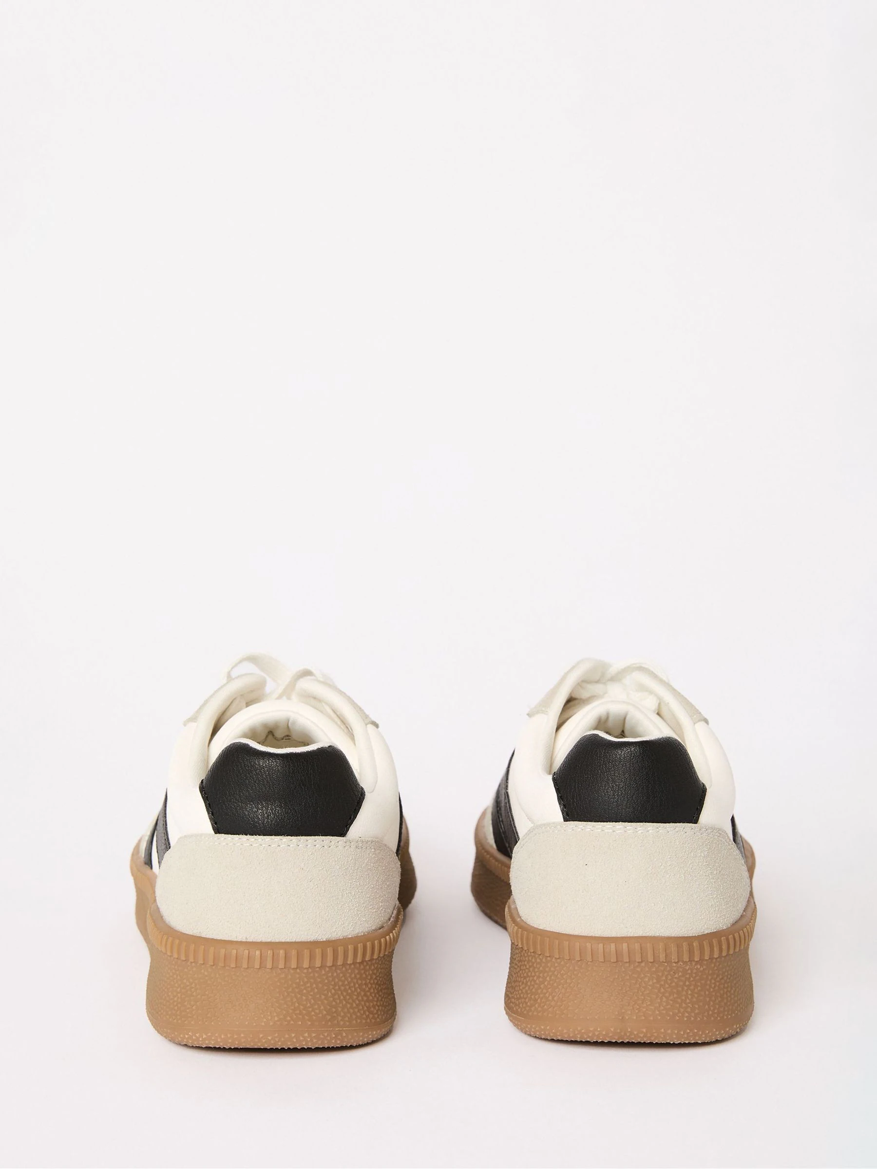 Wit en zwart - Friends Like These retro sportschoenen met veters en rubberen zool