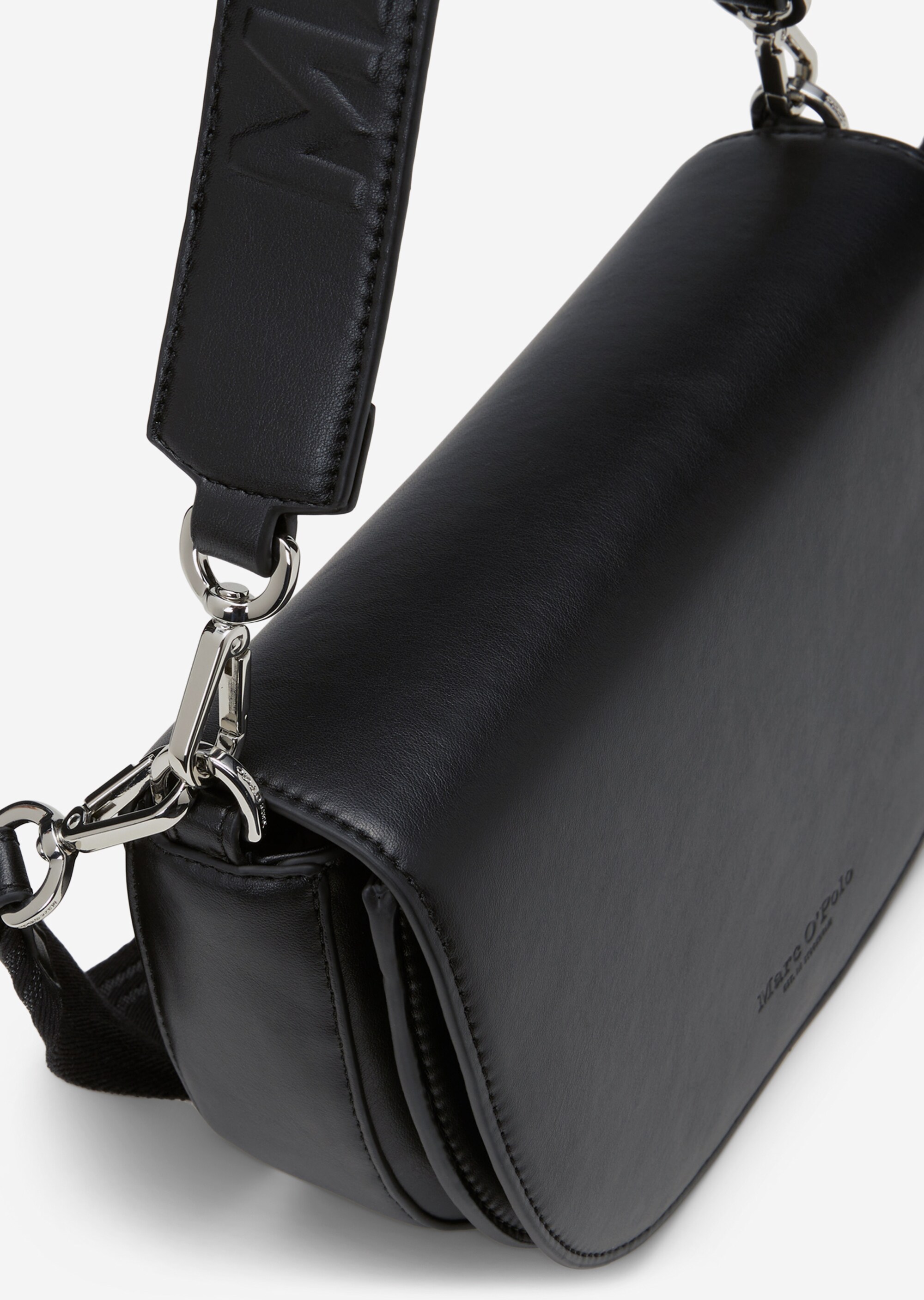 Umhängetasche aus einer Lederalternative aus recyceltem Polyester