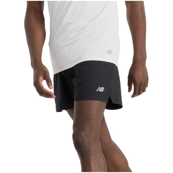 Short trail NEW BALANCE AC LINED SHORT 5 IN M BLACK