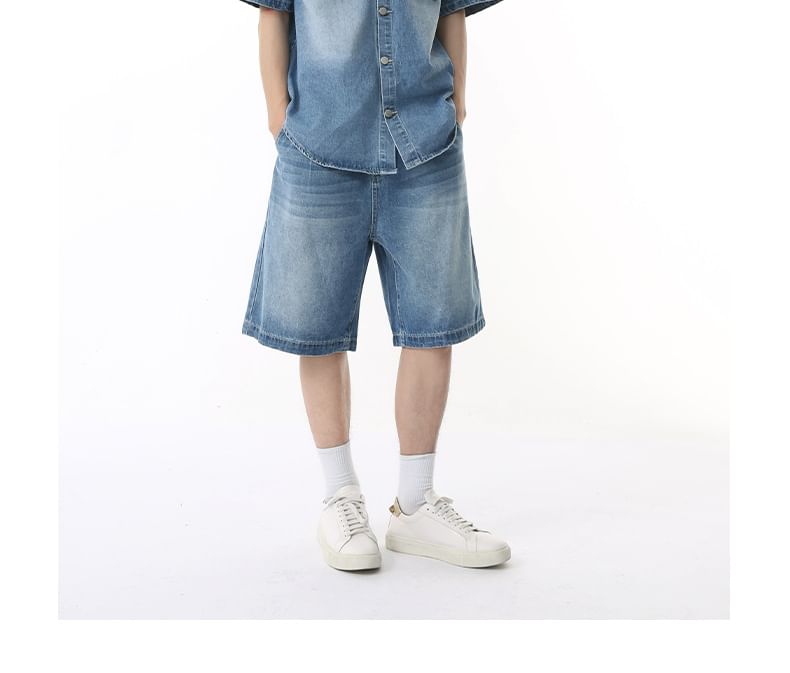 FAERIS - Gewassen denim overhemd met knoopjes en elleboogmouwen / Jorts met wijde pijpen en middelhoge taille