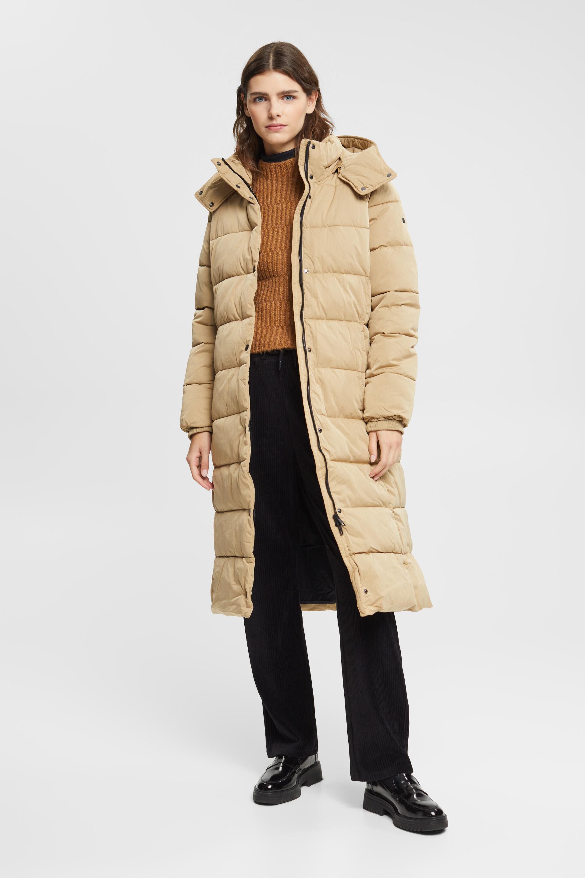 Manteau matelassé doté d’une ceinture
