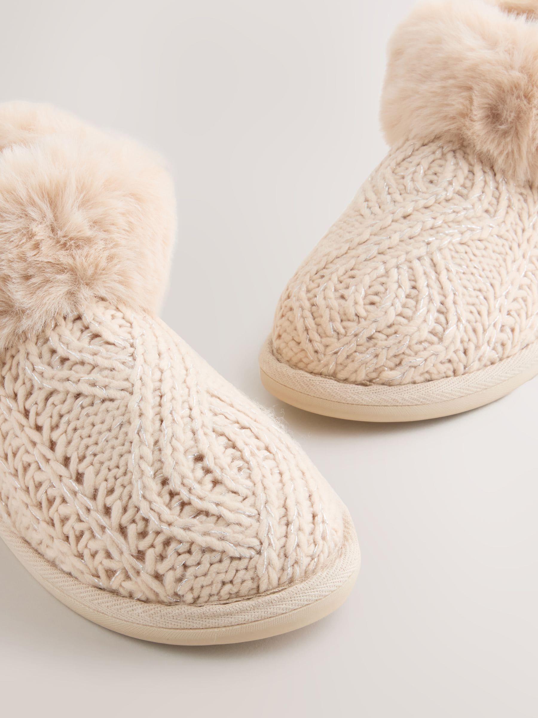 Neutraal - Faux Fur Cable Knit Boot Slippers