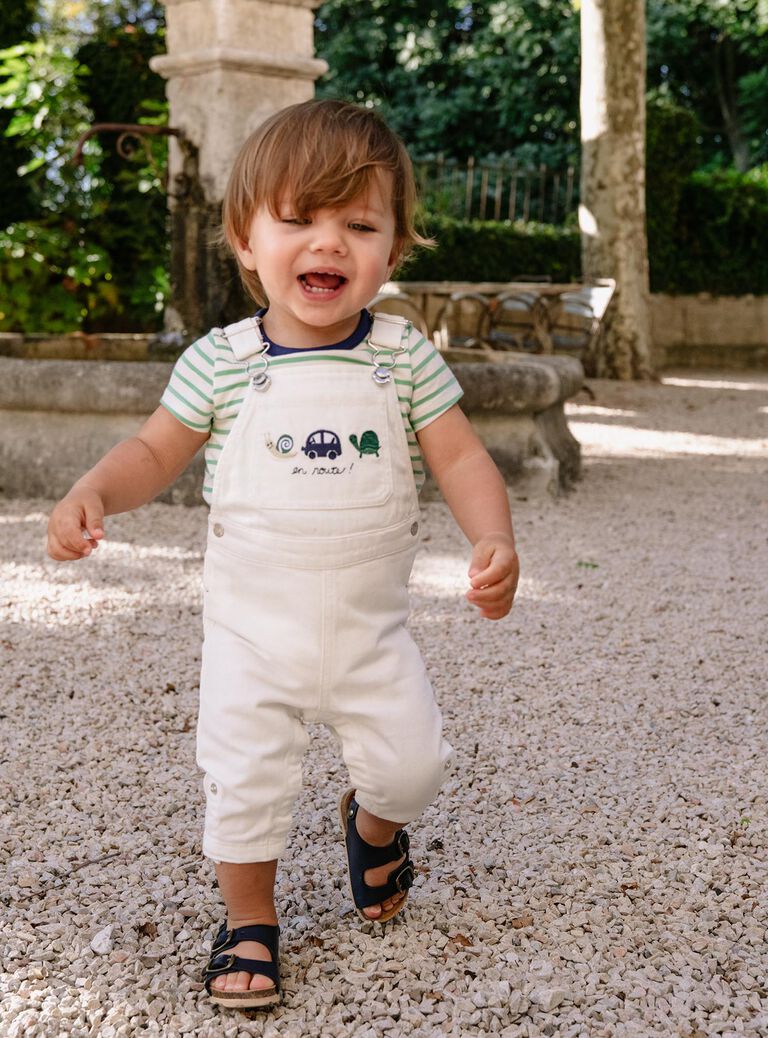 Salopette longue en denim écru avec broderie