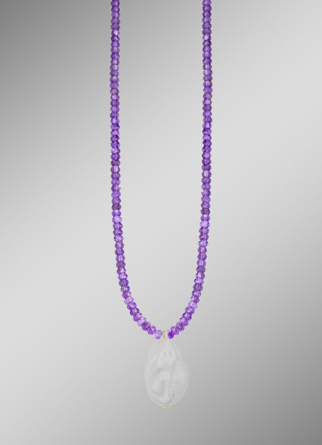 Halskette aus echten Amethyststeinen