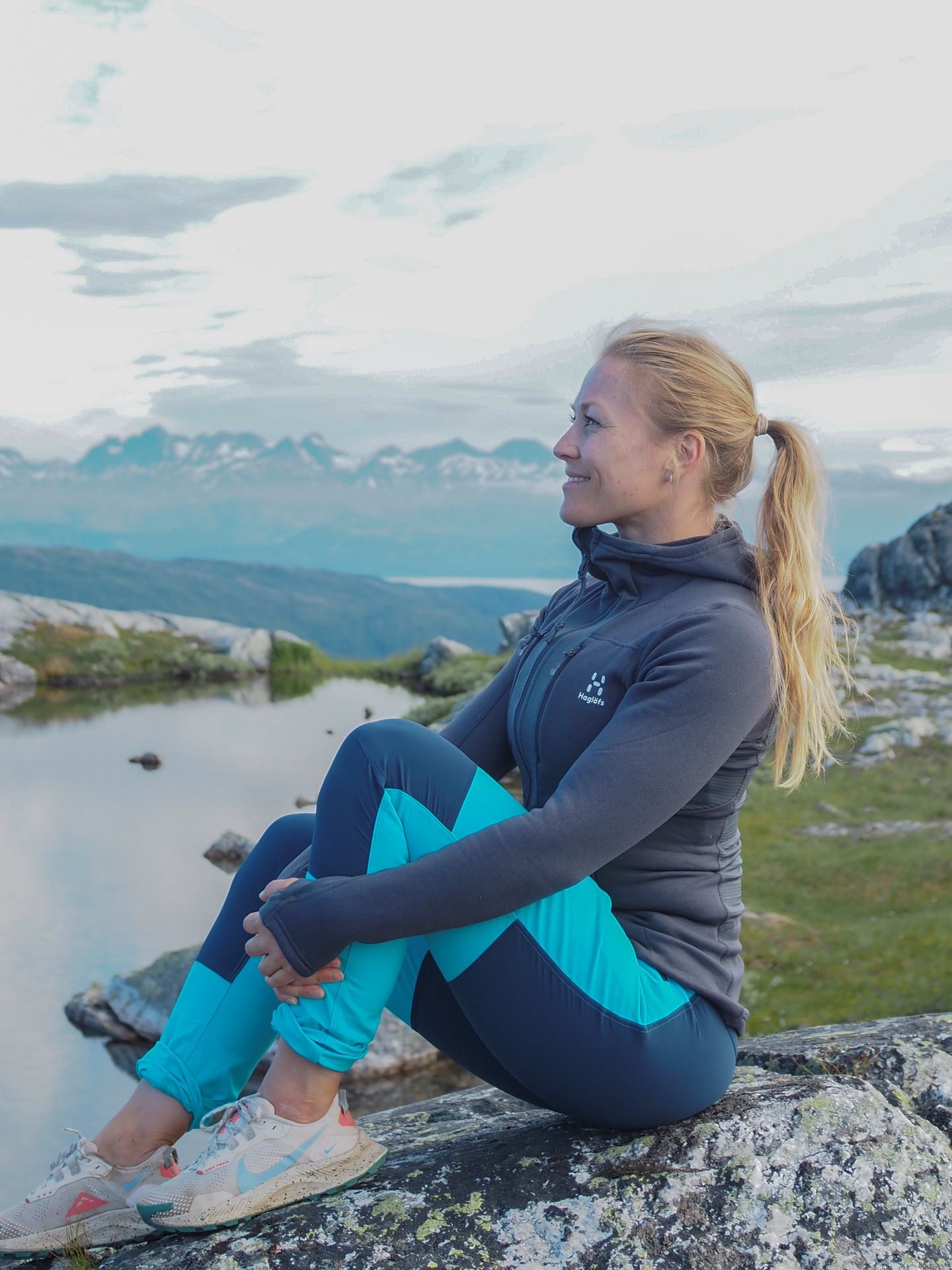 Roc Nordic Mid Hood Woman