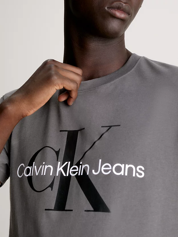 Camiseta slim fit com monograma