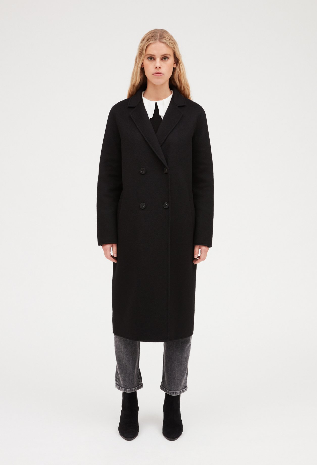 Manteau noir droit mi-long