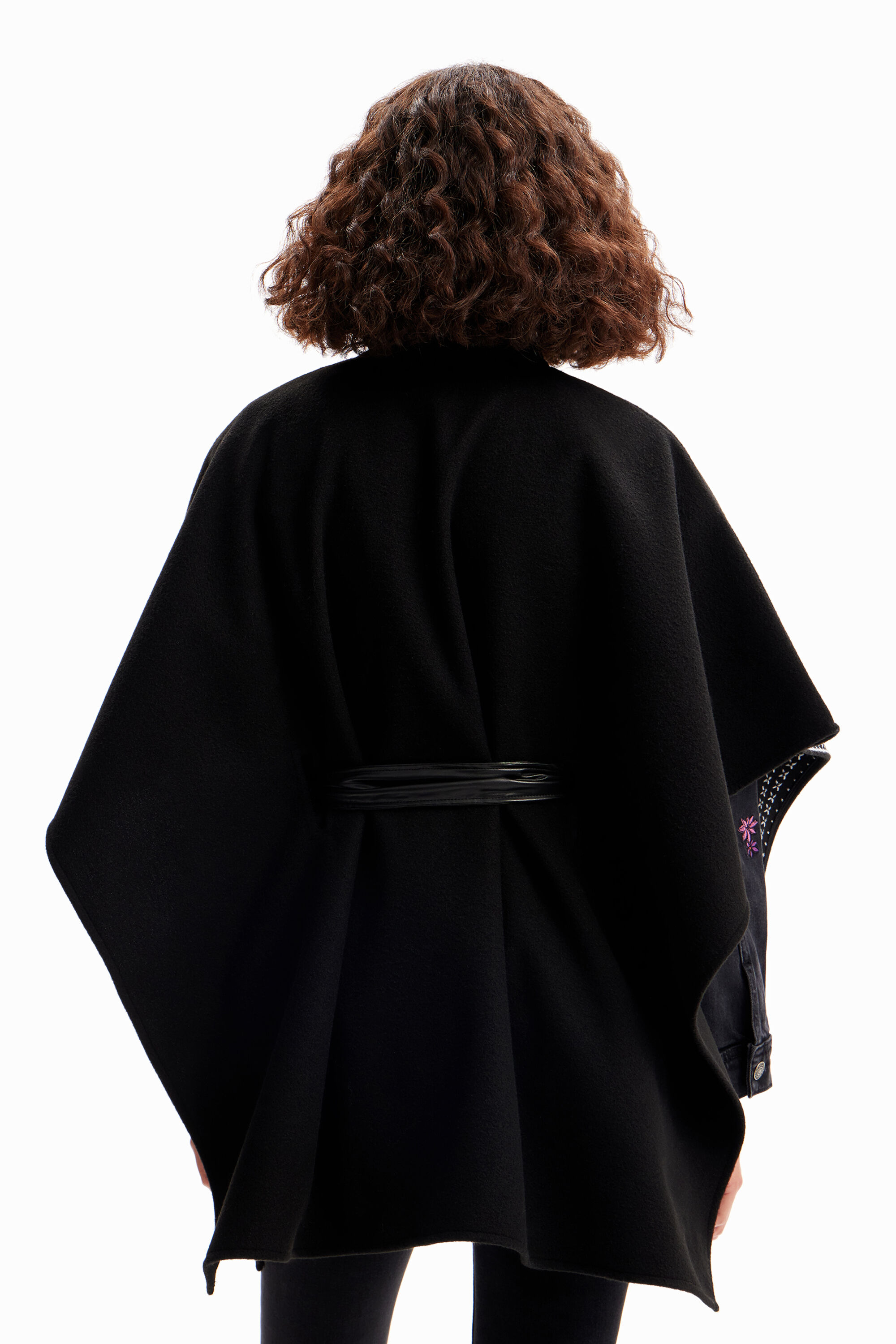 Cinto poncho bordado