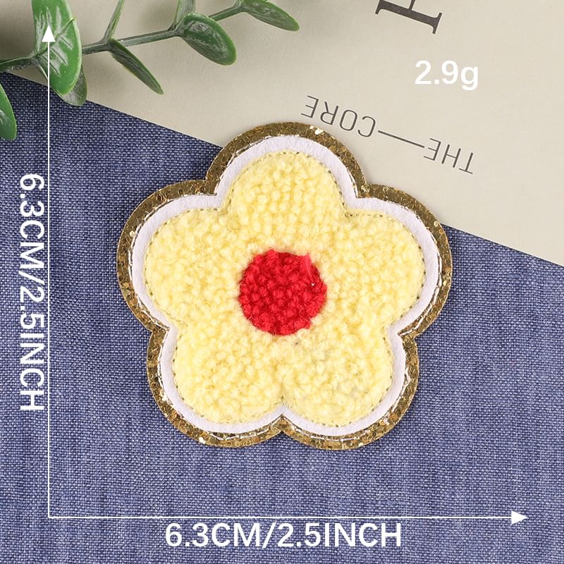 Embroidery Kingdom - Geborduurde applicatie met bloemen (verschillende ontwerpen)