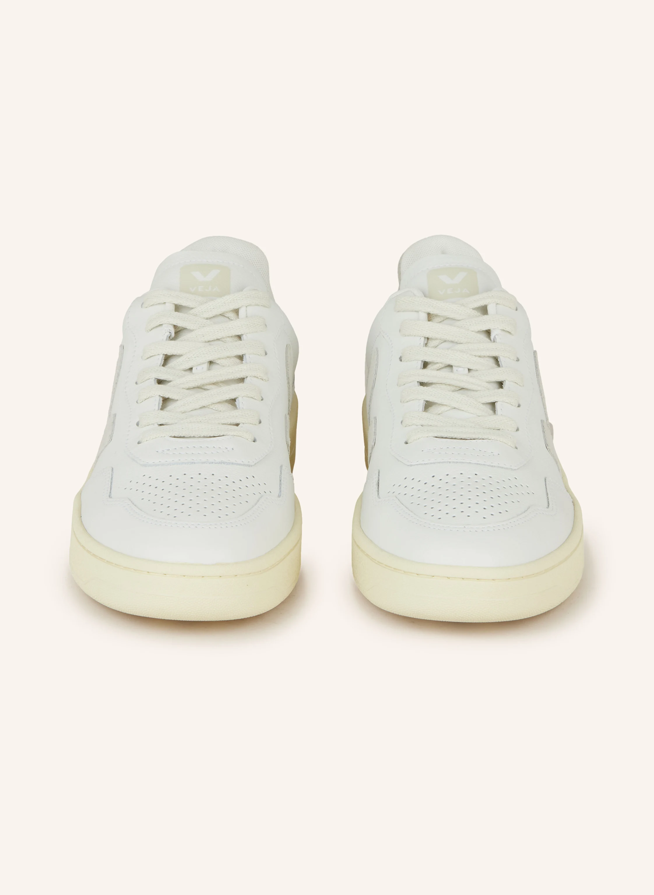 VEJA Sneaker V-90