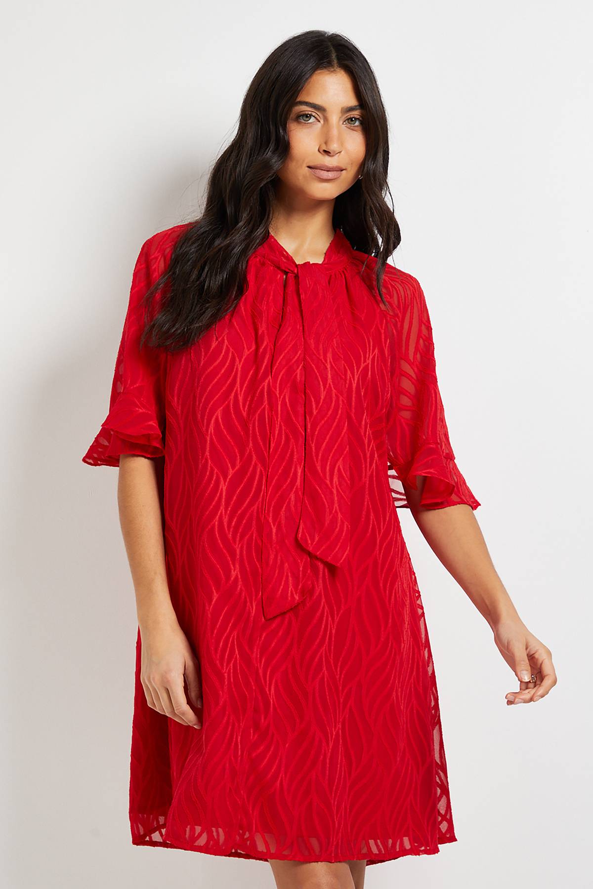 Wallis Robe Droite à Manches Cape avec Motif Dévoré
