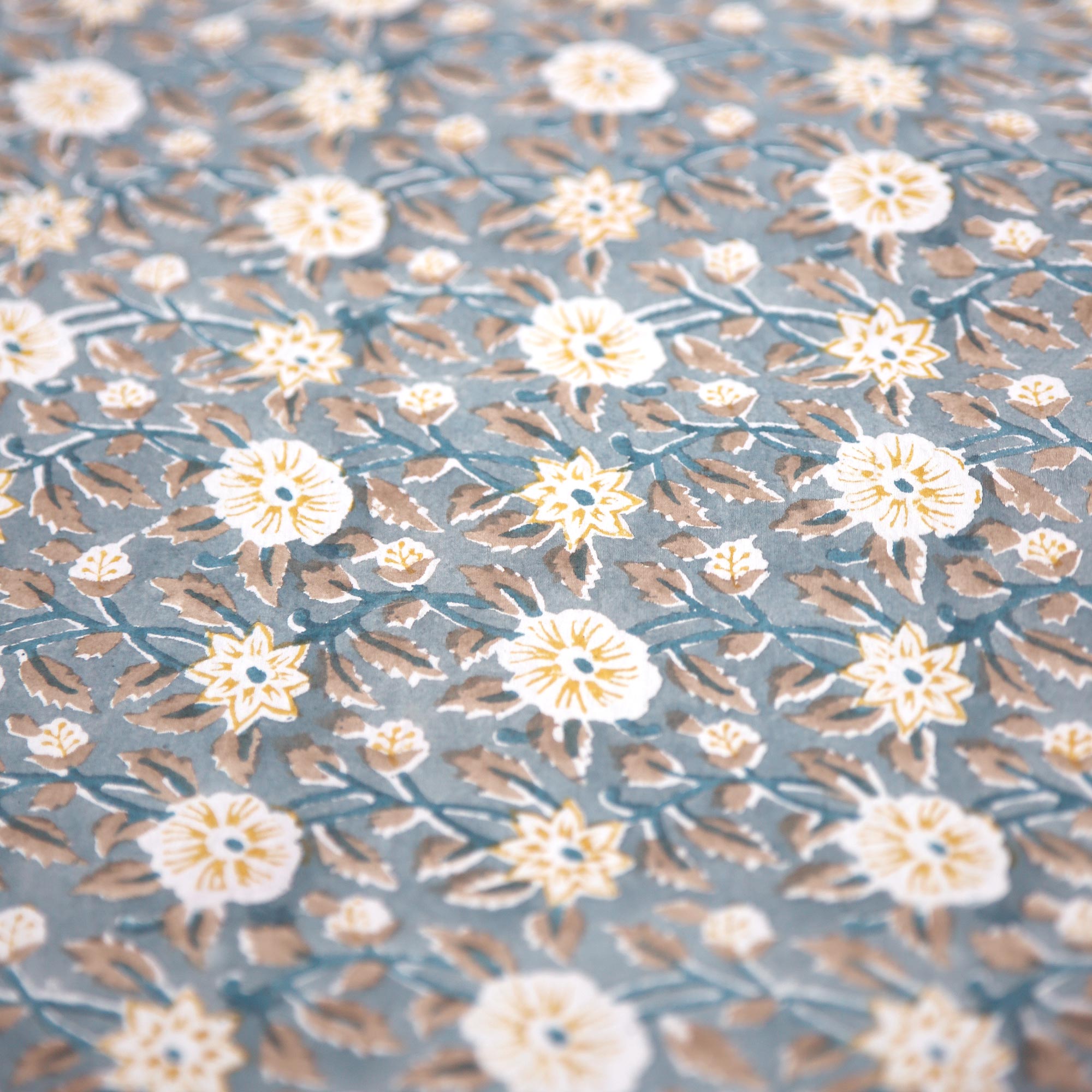 Tischdecke mit Blumenmuster, grau, multicolor, L 220 cm, B 150 cm von fischer's lagerhaus
