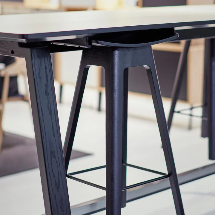 Andersen Furniture - HC1 Barhocker H 67 cm, Untergestell schwarz / Furniersitz schwarz / Fussstütze schwarz