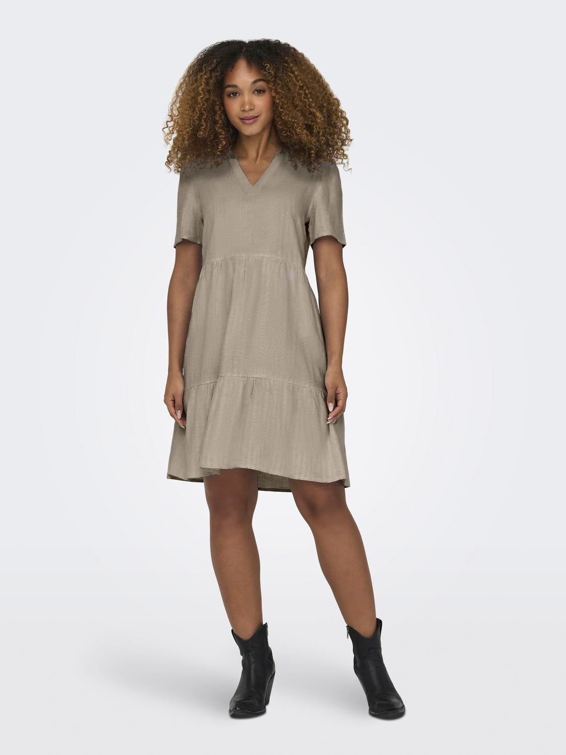 ONLTIRI-CARO Kurzes Kleid Oxford Tan