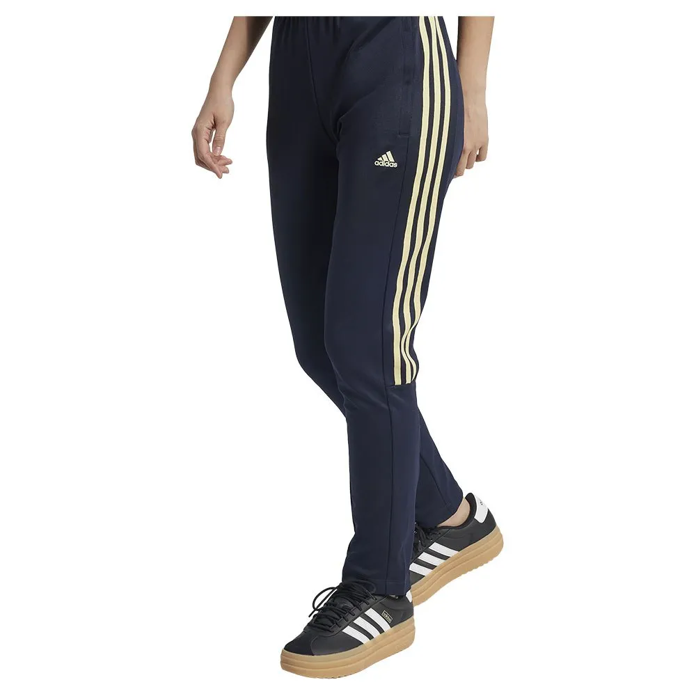 Tênis de treino adidas Tiro