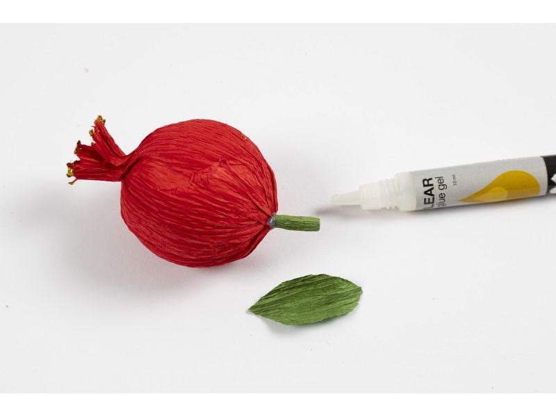 Creativ Company Bastelset Weihnachtskugeln Krepppapier Individuell gestaltete Kugeln für den Weihnachtsbaum