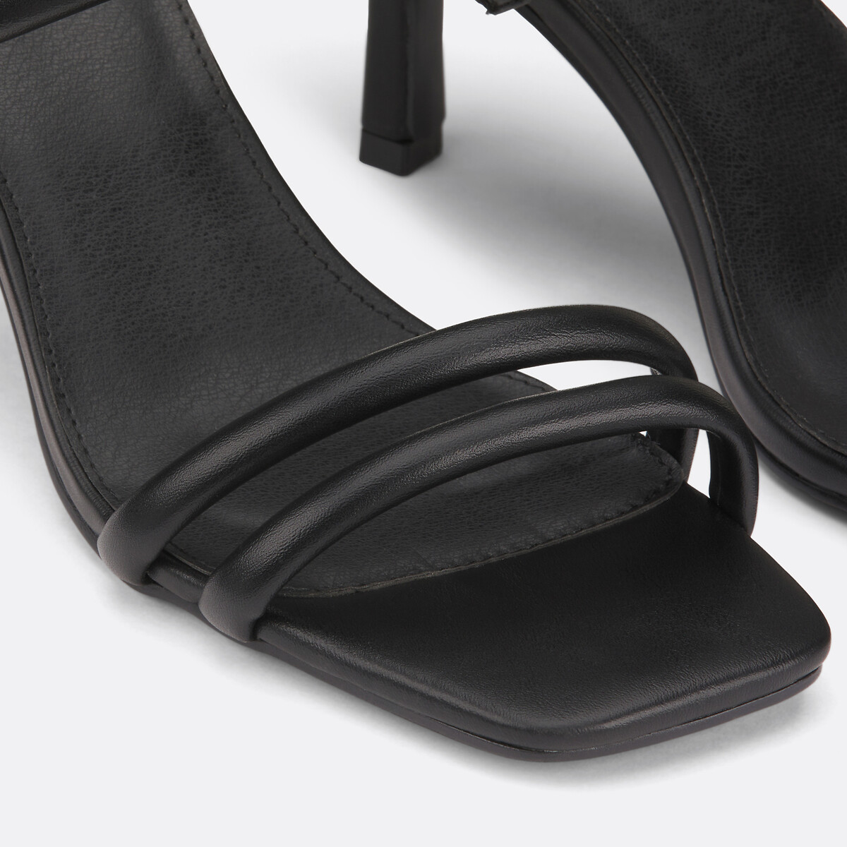 COLEÇÕES LA REDOUTE<br>Mulas com salto agulha