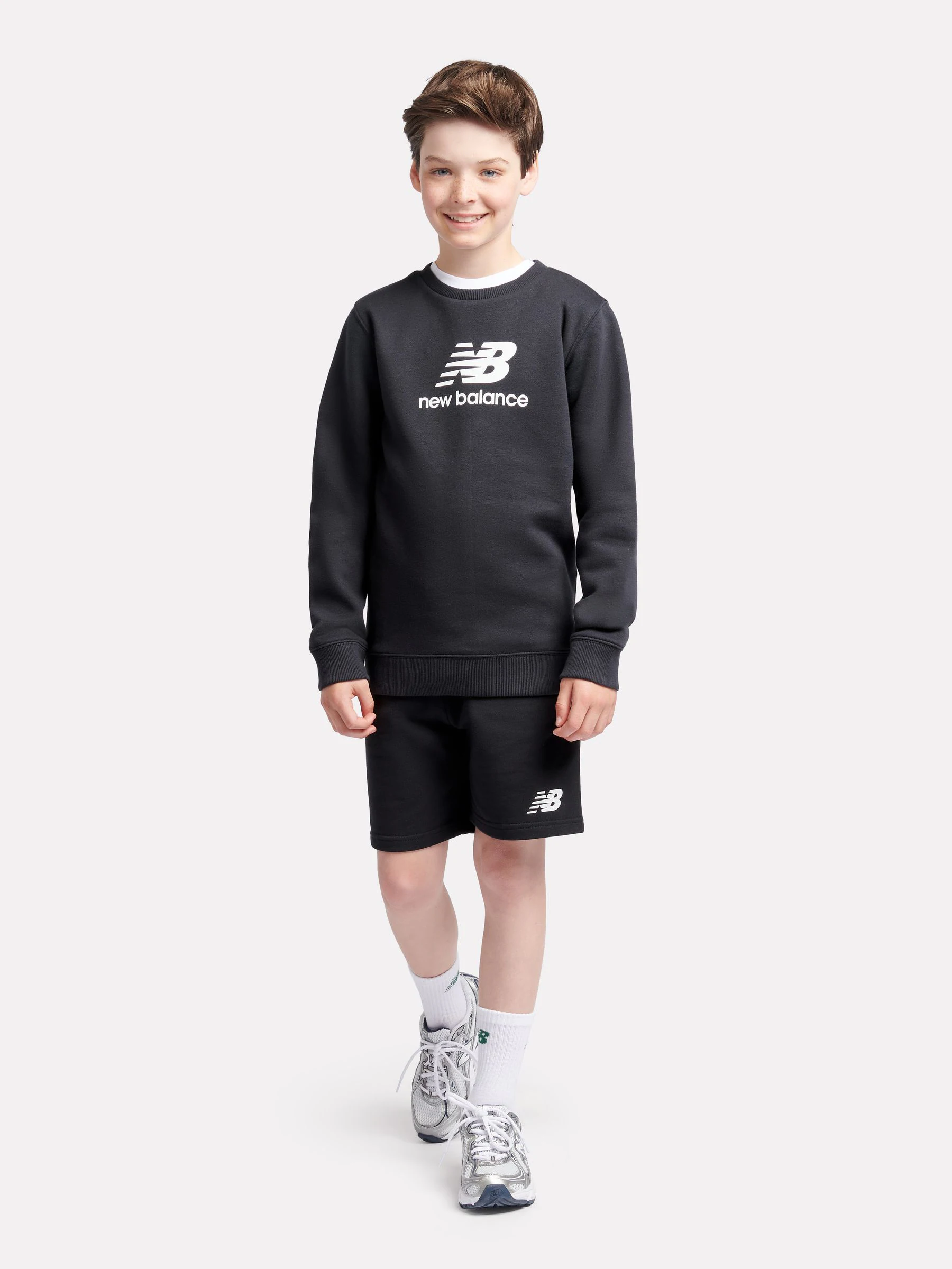 Zwart - New Balance French Terry katoenen shorts met gestapeld logo