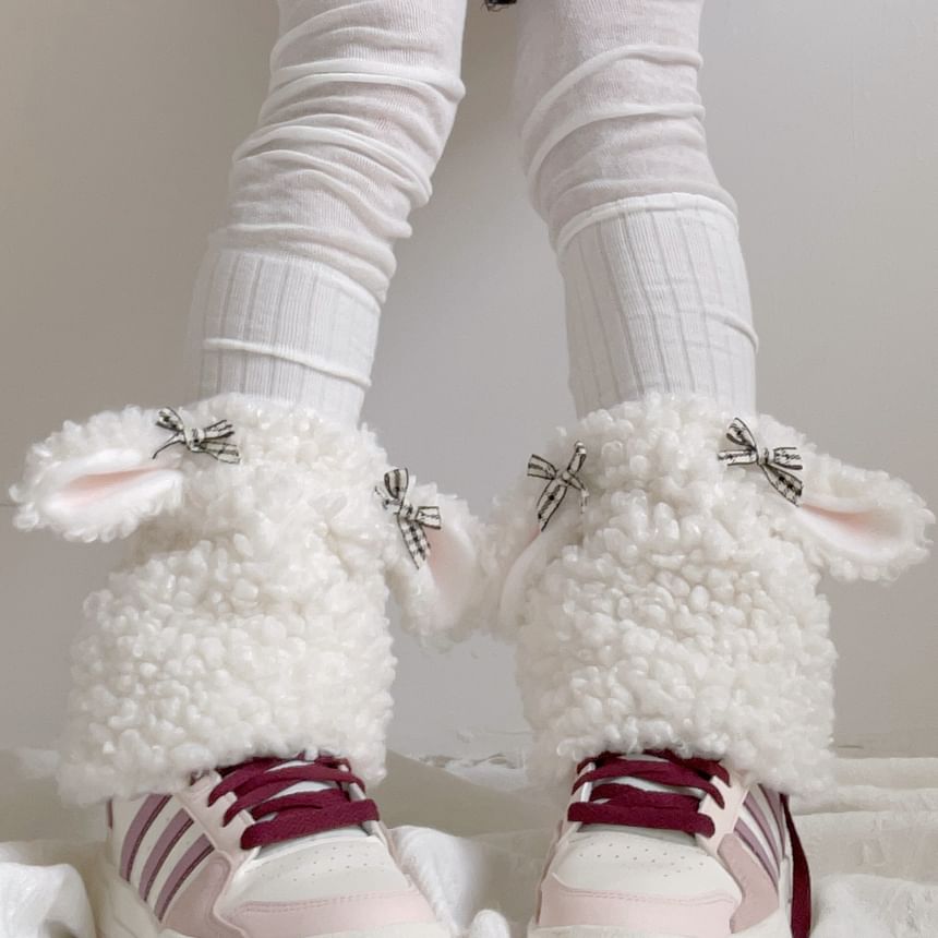 Epoch - Schapenimitatiebont muts / handschoenen / beenwarmers