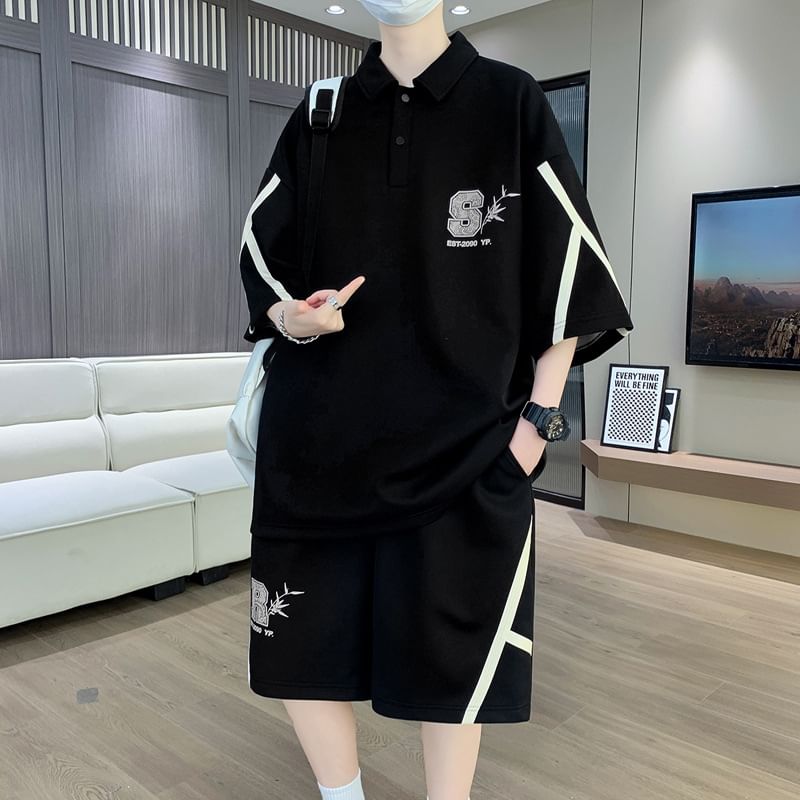 Capbrew - Set: Oversized T-shirt met elleboogmouwen, polohals en belettering + shorts met gemiddelde taille