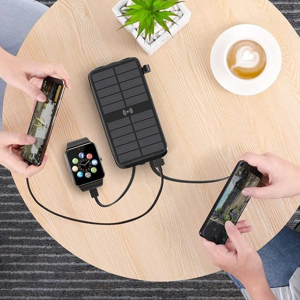 (20W) 16000mAh USB A / USB C Solar Powerbank Qi Wireless Ladegerät inkl. USB A / USB C / Lightning Ladekabel mit Taschenlampe (IP65) - Schwarz