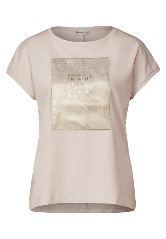 T-Shirt mit Print Patch - smooth sand beige