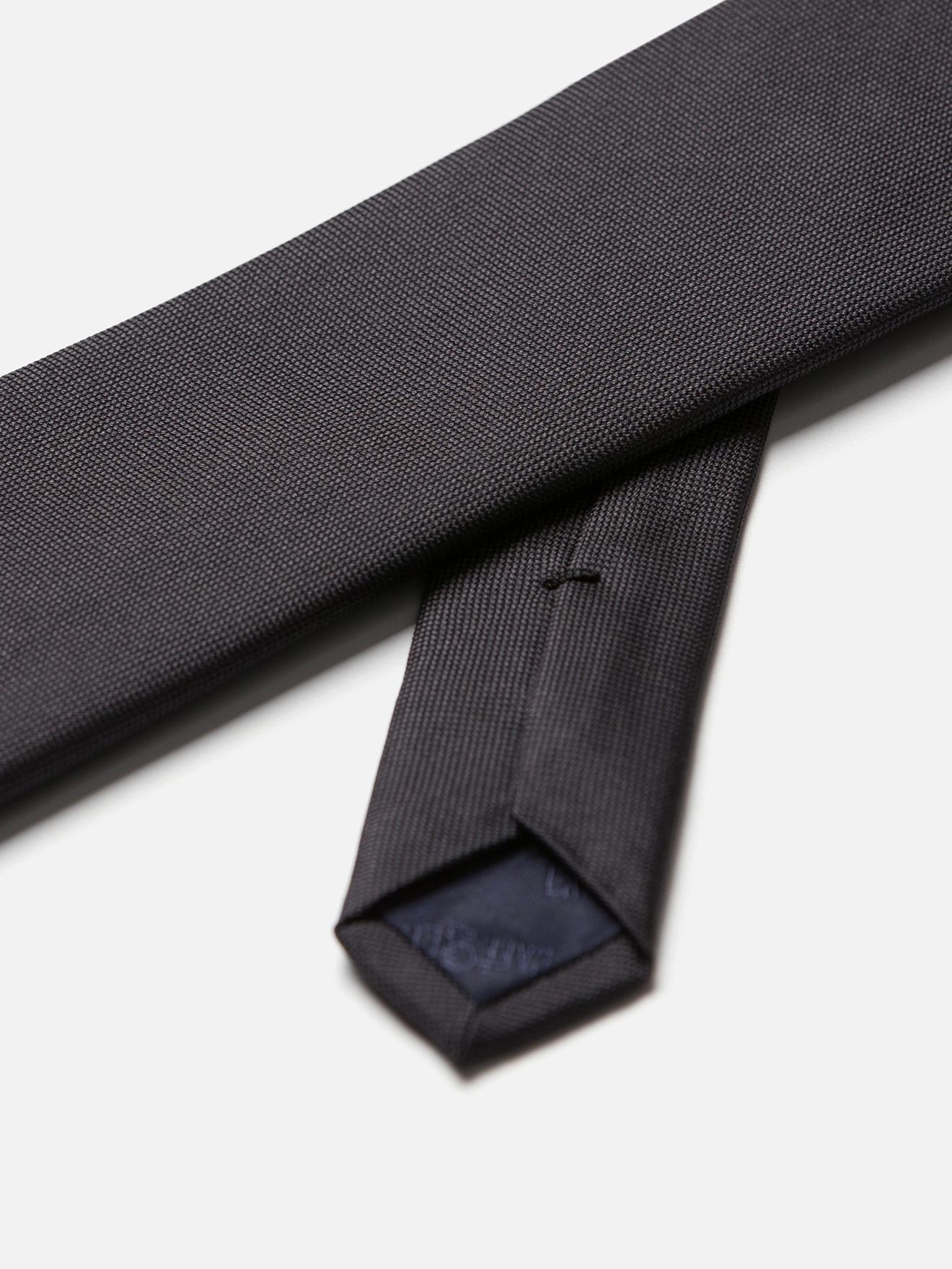 Cravate en micro natté de soie anthracite