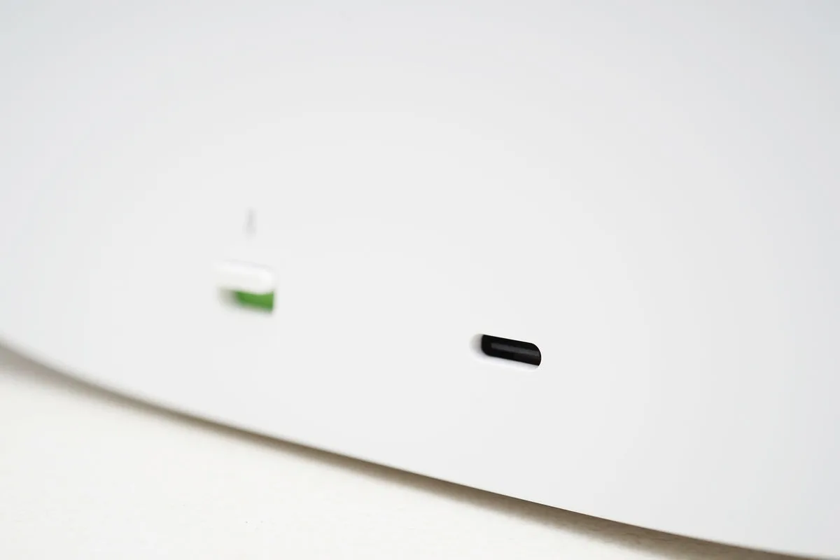 Sonos Era 300 Blanc   Vogel's SWM 4131 Blanc (la paire) Enceintes connectées
