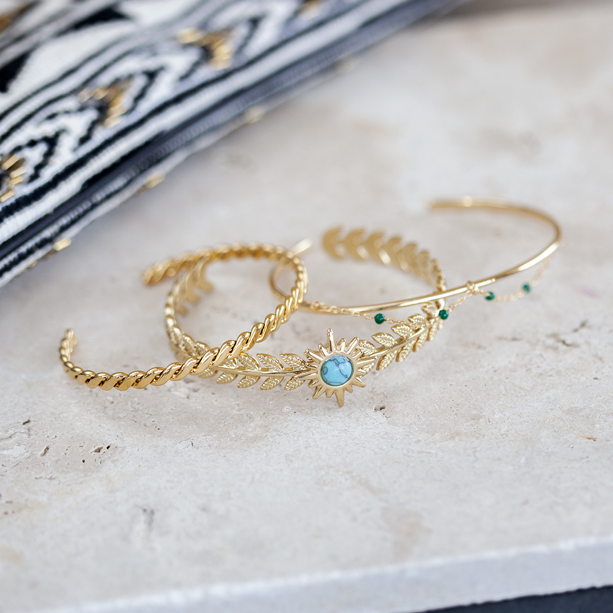 Bracelet rigide acier jaune turquoise soleil 60 mm