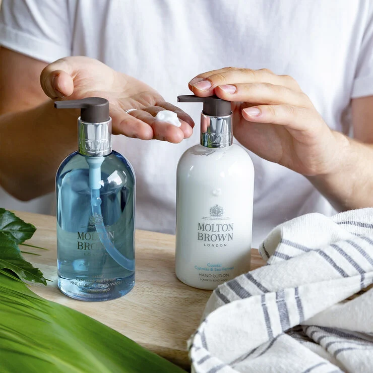 Molton Brown Coastal Cypress & Sea Fennel Fine Liquid Hand Wash