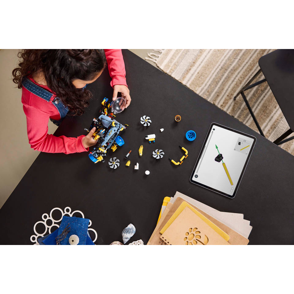 LEGO Technic onderzeeër voor diepzeeonderzoek 42201