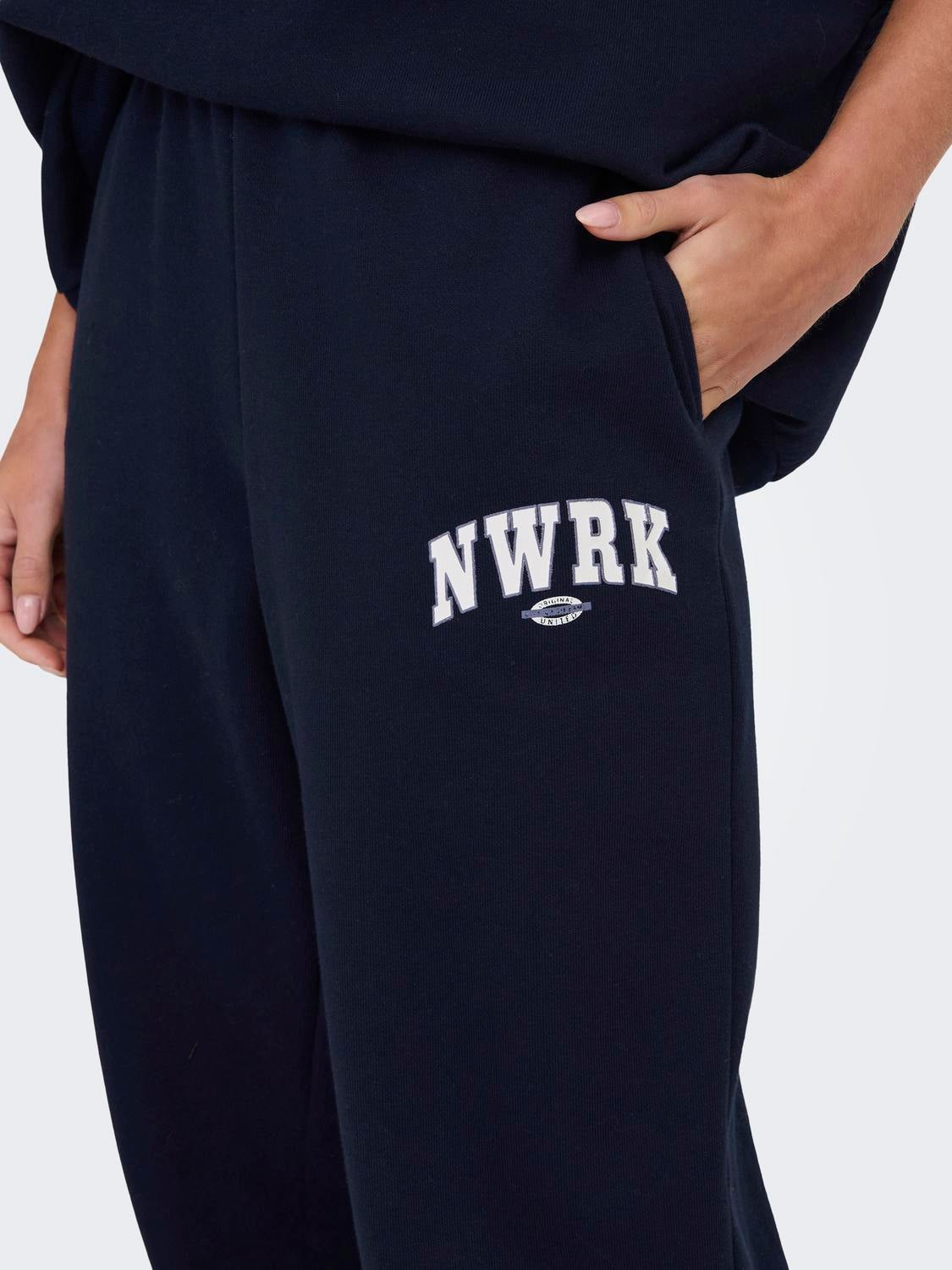 ONLDEBORAH Mittlere Taille Normal geschnitten Jogginghose Navy Blazer