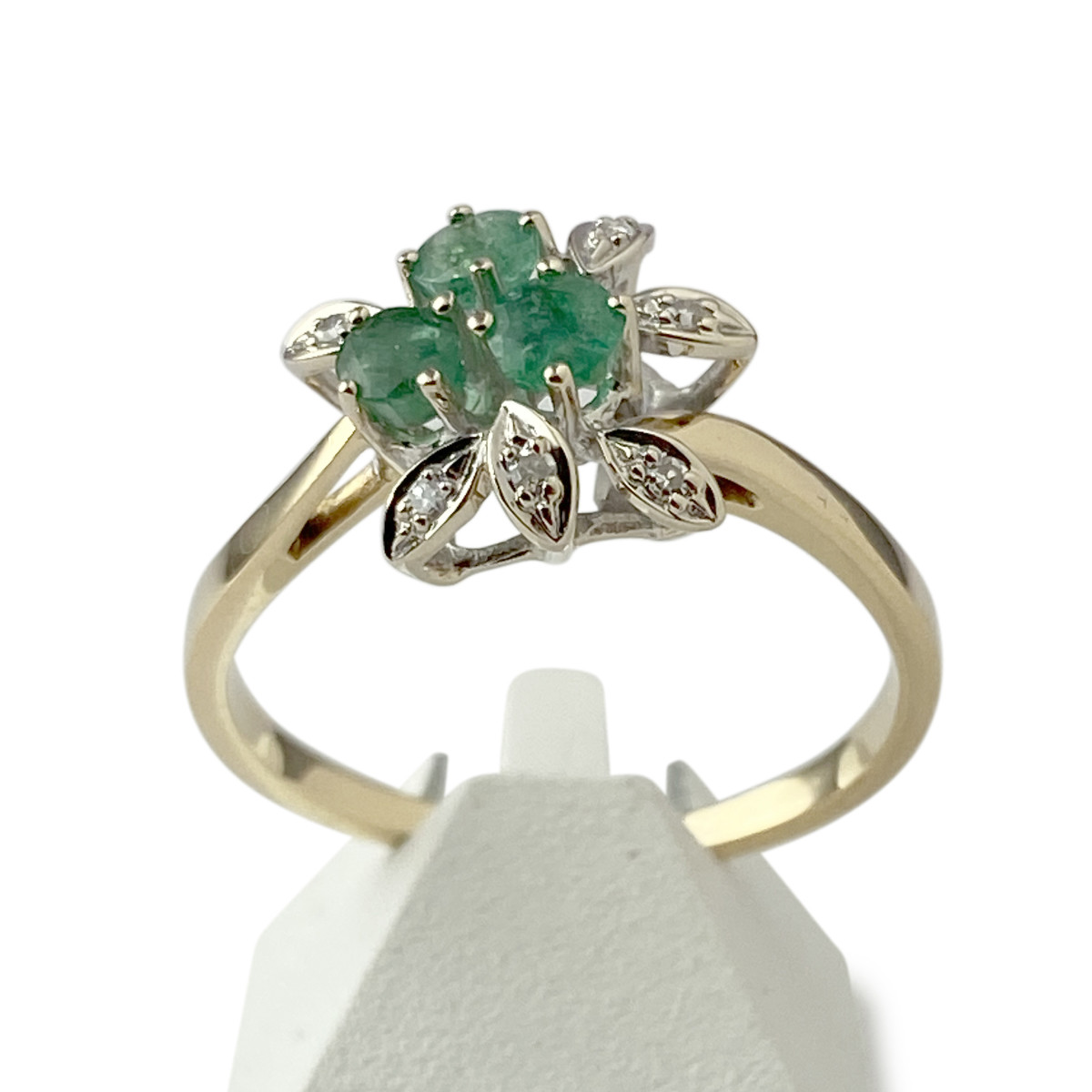 Bague d'occasion 2 ors 750 émeraudes diamants